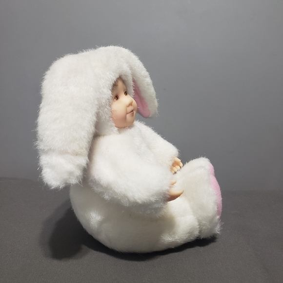 Vintage 1999 Anne Geddes collectible bunny doll with brown eyes - Picture 7 of 8